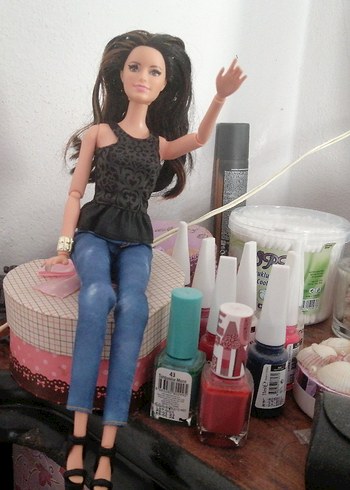 barbie style poses with raquelle bebek - Görsel 2