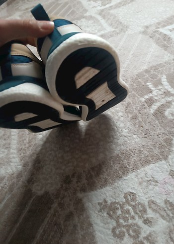 bej koyuyeşil tonda spor şık açık renk kotlarla güzel kombi olur - Görsel 6