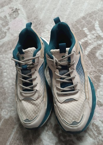 bej koyuyeşil tonda spor şık açık renk kotlarla güzel kombi olur - Görsel 5