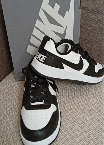Nike Siyah Beyaz Dusuk Bilekli Sneaker
