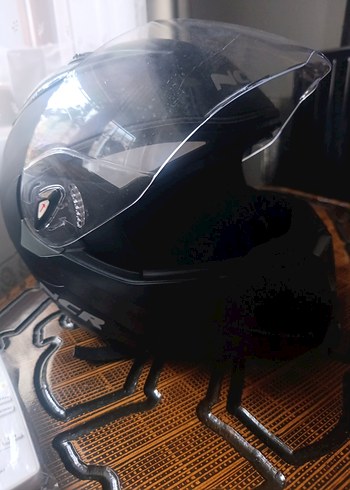 Kilitli Siyah Desenli Motosiklet Kaskı M beden - Görsel 2