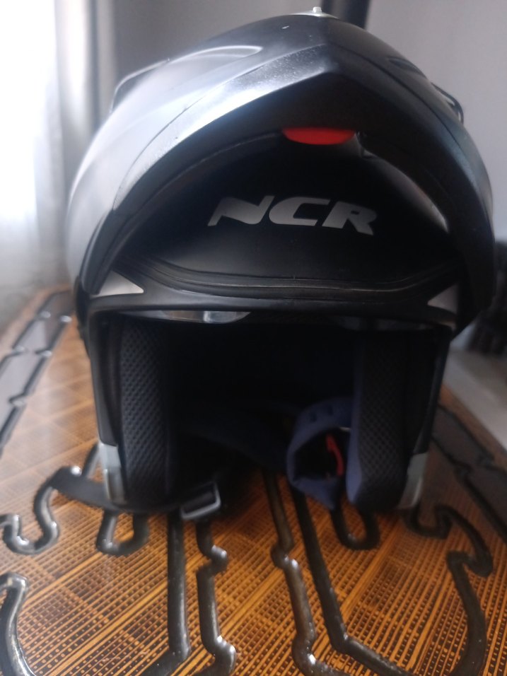 Kilitli Siyah Desenli Motosiklet Kaskı M beden - Görsel 4