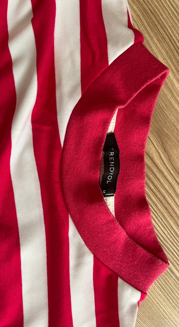 Pembe Beyaz Çizgili  Tişört - Görsel 2