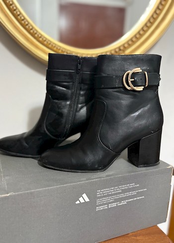 Kare Topuklu Siyah Deri Bot - Görsel 4