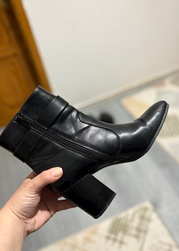 Kare Topuklu Siyah Deri Bot - Görsel 2