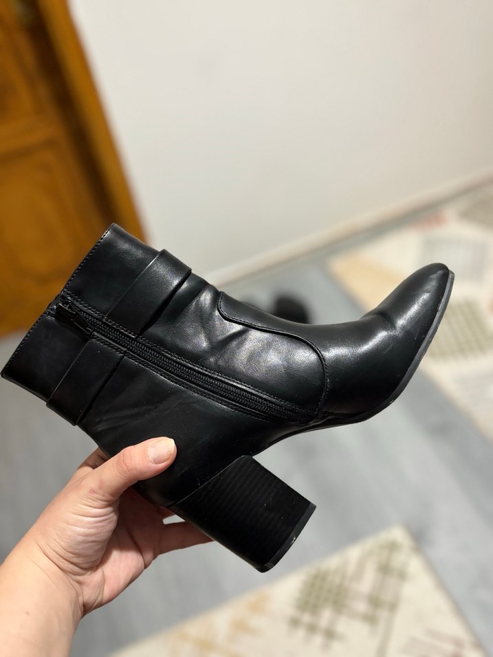 Kare Topuklu Siyah Deri Bot - Görsel 2