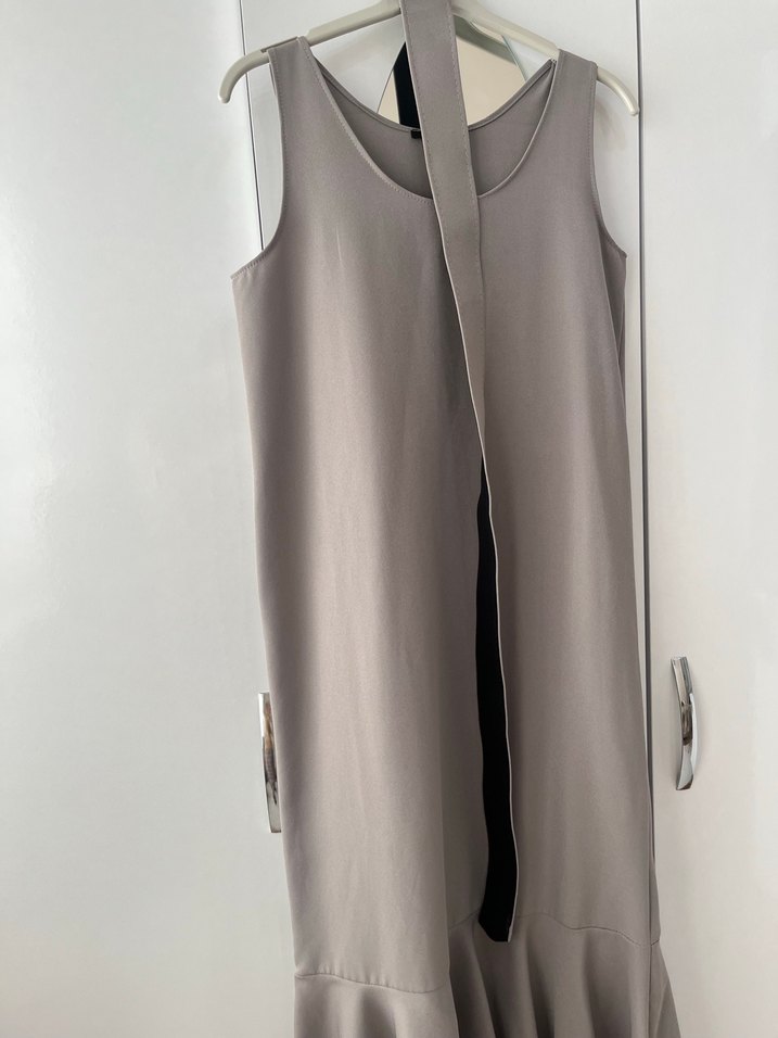 Gri Uzun Kolsuz Drapeli Elbise - Görsel 2