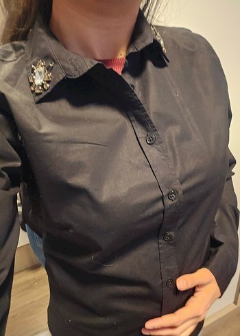 Parlak Siyah Kadın Fabrika marka yakası işlemeli Gömlek - Görsel 3