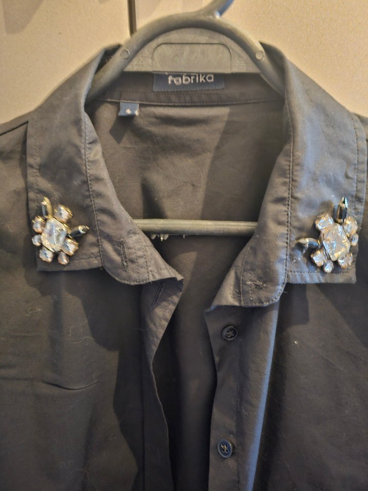 Parlak Siyah Kadın Fabrika marka yakası işlemeli Gömlek - Görsel 5