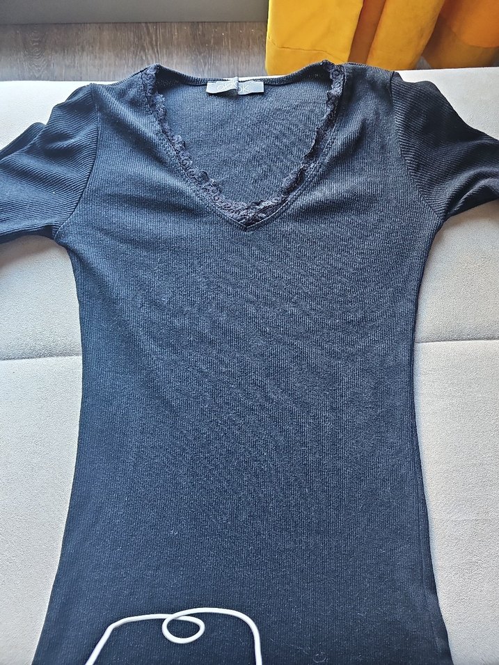 V Yaka siyah ince Triko - Görsel 3