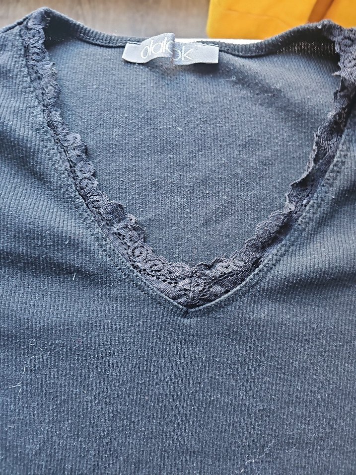 V Yaka siyah ince Triko - Görsel 2