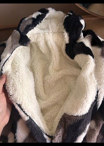 Kürk Detaylı Zebra Desenli Bebek Tulumu - Görsel 3