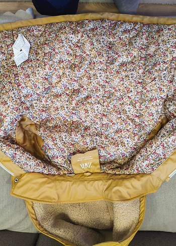 Zara Kürklü Bej Kız Çocuk Yağmurluk Mont - Görsel 5