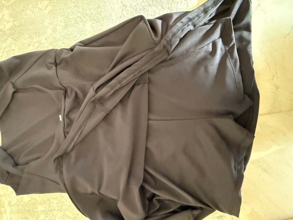 Siyah tenis elbisesi şortlu - Görsel 4