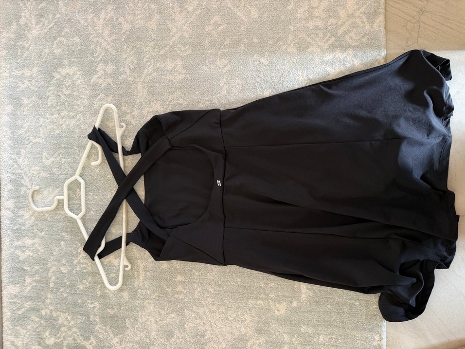 Siyah tenis elbisesi şortlu - Görsel 2