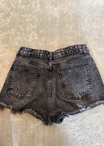 Gri Yıkamalı Bol Kesim Mini Kot Şort - Görsel 3