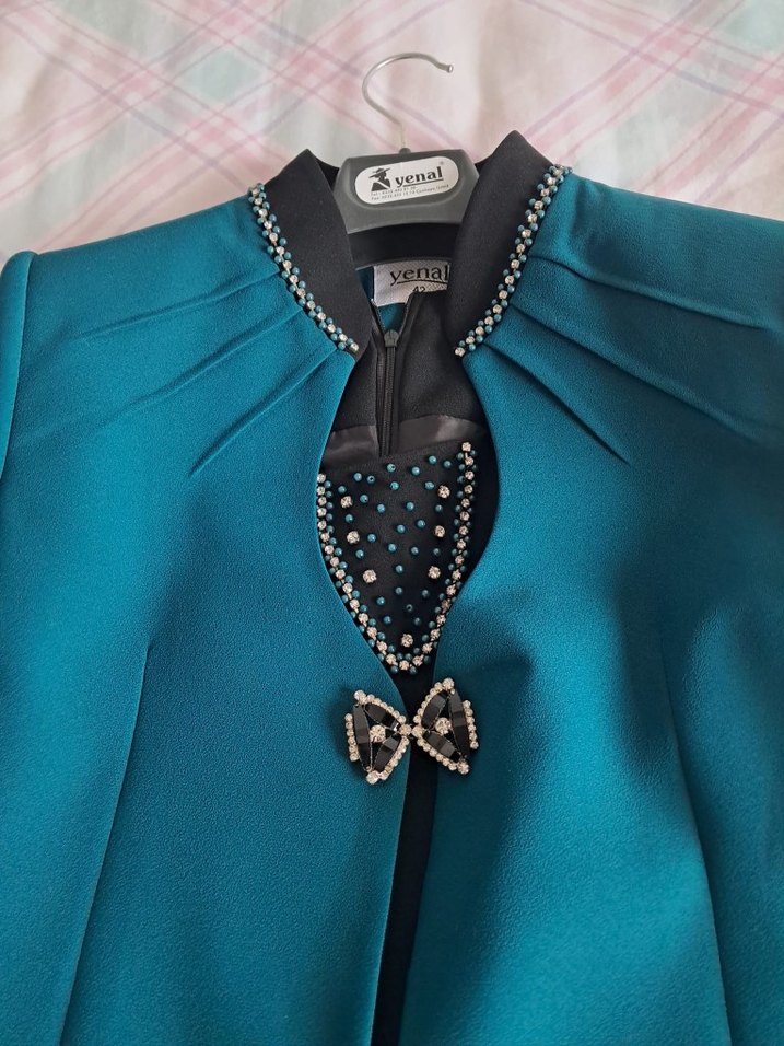 siyah petrol yeşili inci ve taş detaylı zarif elbise ceket takım - Görsel 4