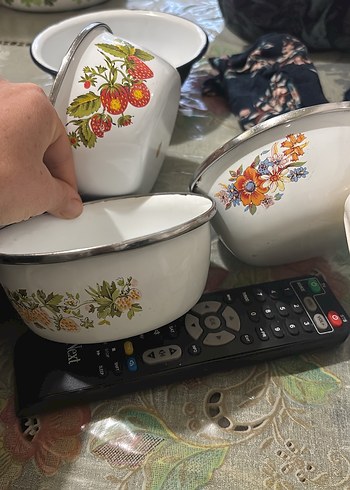 Çiçek Desenli Beyaz Emaye Kase - Görsel 4