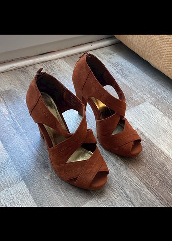 Kahverengi Süet Dolgu Topuklu Kadın Ayakkabı - Görsel 5