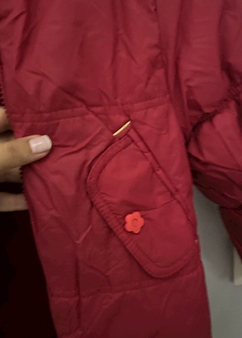 Bordo Nakışlı Kız Çocuk Düğmeli Mont - Görsel 4