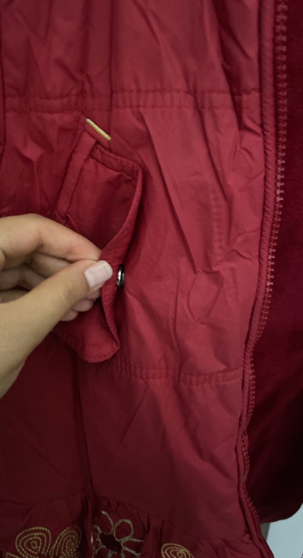 Bordo Nakışlı Kız Çocuk Düğmeli Mont - Görsel 2