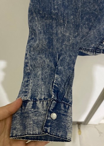 Düğmeli Mavi Denim Kadın Gömlek - Görsel 5