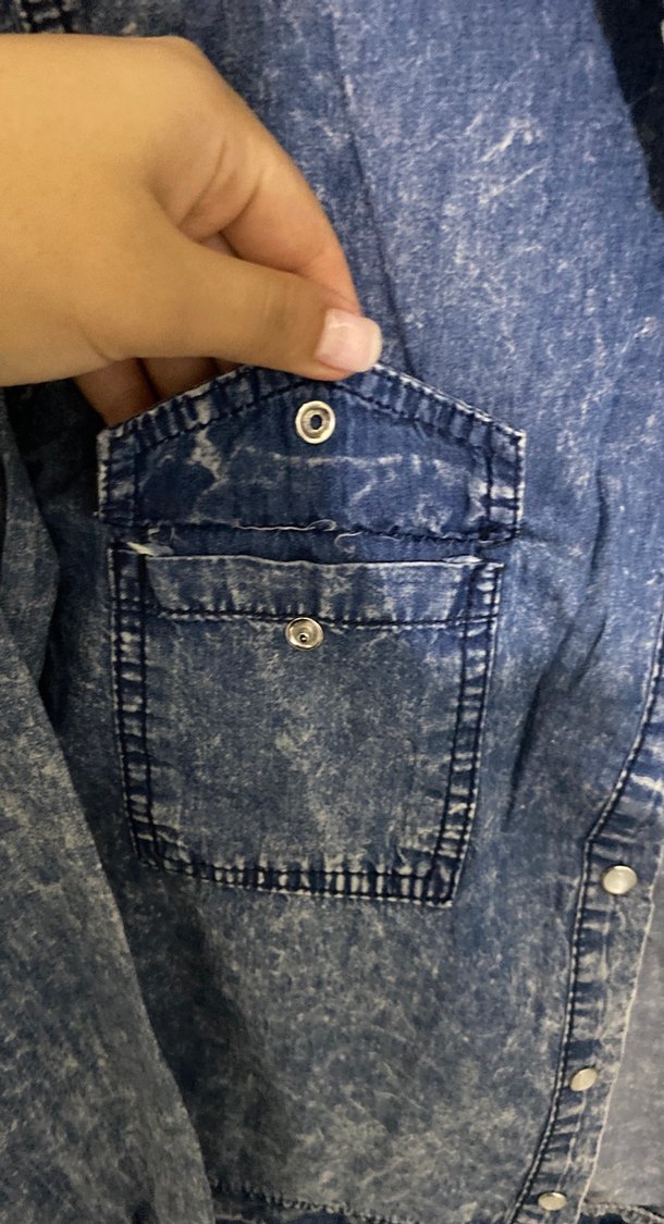 Düğmeli Mavi Denim Kadın Gömlek - Görsel 3