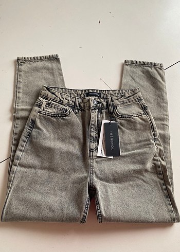 Trendyol & Milla Etiketli Sifir Trendyol Yuksek Bel Mom Jean 36 Beden