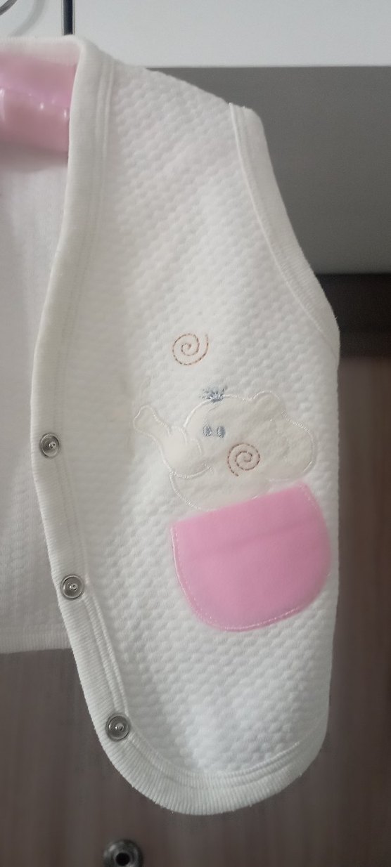 Kız Çocuk Düğmeli Beyaz Nakışlı Yelek - Görsel 2