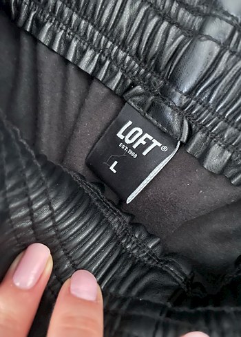 Siyah Deri Kemerli Mini Şort - Görsel 2