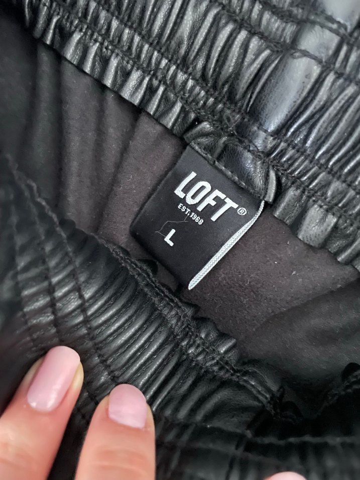 Siyah Deri Kemerli Mini Şort - Görsel 2