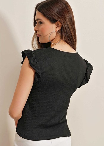 Siyah V Yakalı Nakışlı Kadın Bluz - Görsel 3