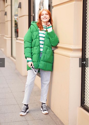 Genç Kadın Yeşil Kapüşonlu Puff Mont - Görsel 3