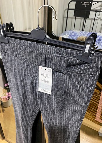 Zara Sikligin Ve Rahatligin Bulustugu Gri Cizgili Pantolon