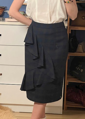 Yargıcı Fırfırlı Midi Kalem Etek - Görsel 3