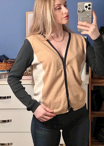 Yargıcı Bej V Yakalı Triko Hırka - Görsel 2