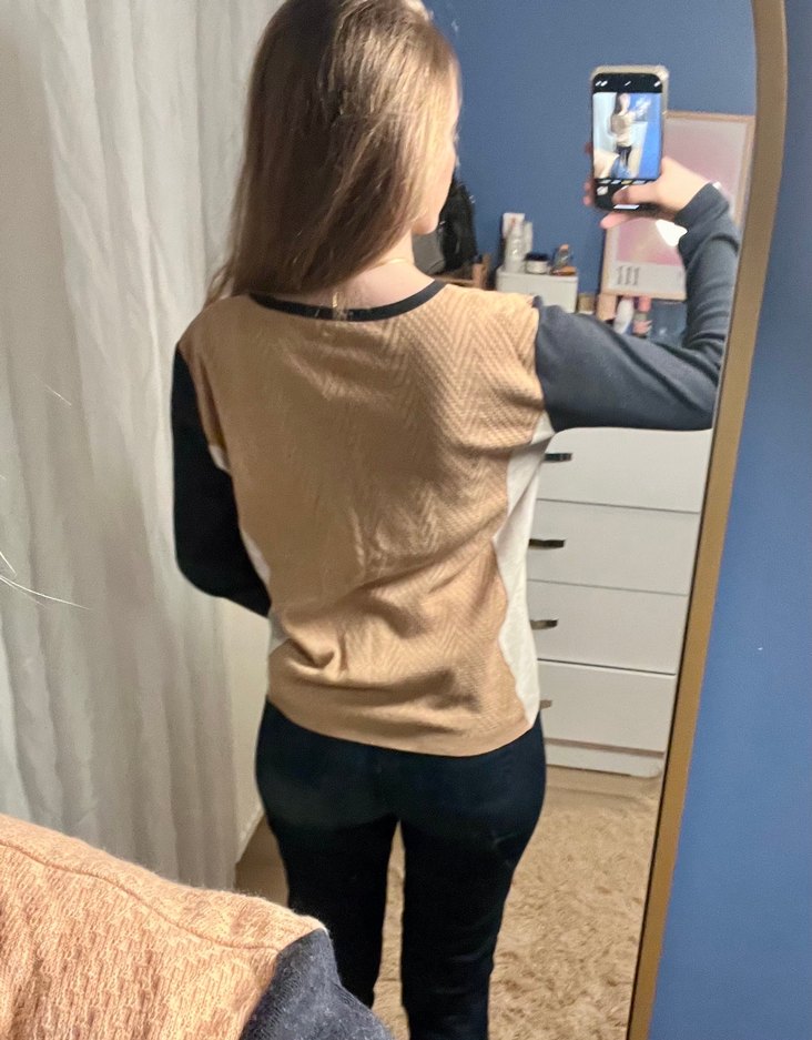 Yargıcı Bej V Yakalı Triko Hırka - Görsel 4