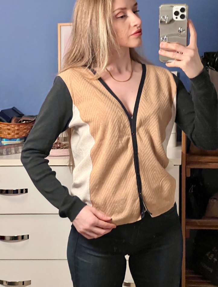 Yargıcı Bej V Yakalı Triko Hırka - Görsel 2