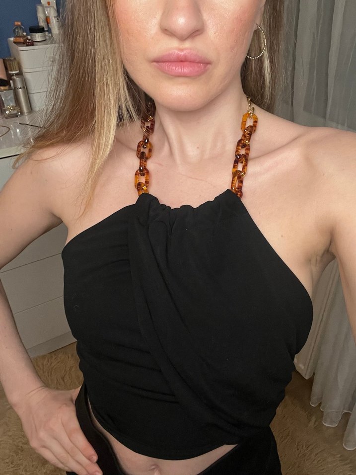 Zincir Detaylı Siyah Mini Crop Top - Görsel 2