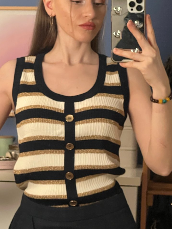 Night Zoom - Mert Aslan Tasarım - Düğmeli Çizgili Bej Süveter - Görsel 2