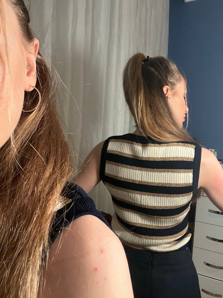 Night Zoom - Mert Aslan Tasarım - Düğmeli Çizgili Bej Süveter - Görsel 3