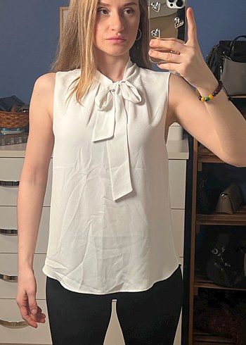 Beyaz Saten Halter Yaka Kolsuz Şık Bluz - Görsel 6