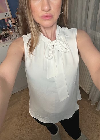 Beyaz Saten Halter Yaka Kolsuz Şık Bluz - Görsel 5