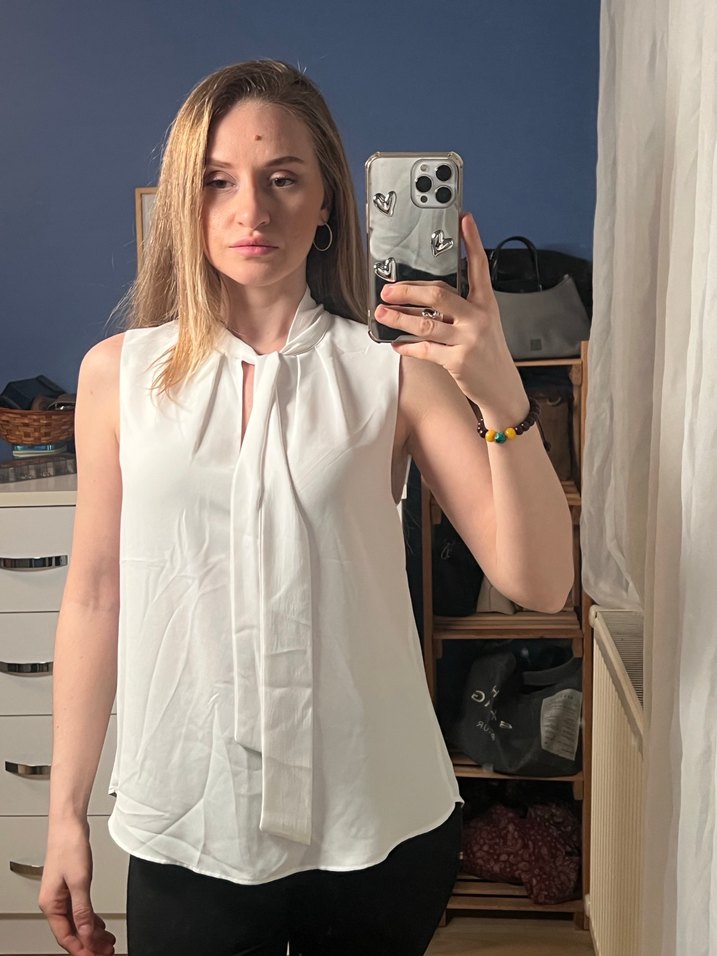 Beyaz Saten Halter Yaka Kolsuz Şık Bluz - Görsel 4