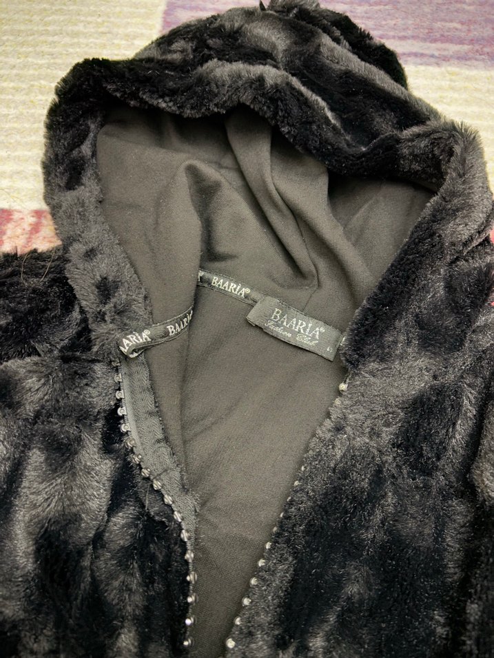 Kapüşonlu tüylü kısa ceket - Görsel 4