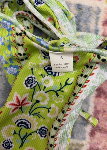 Yeşil desenli bikini takımı - Görsel 4