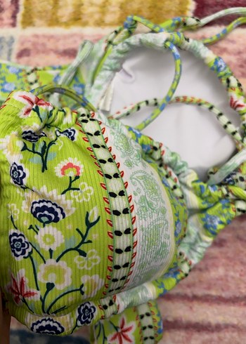 Yeşil desenli bikini takımı - Görsel 3