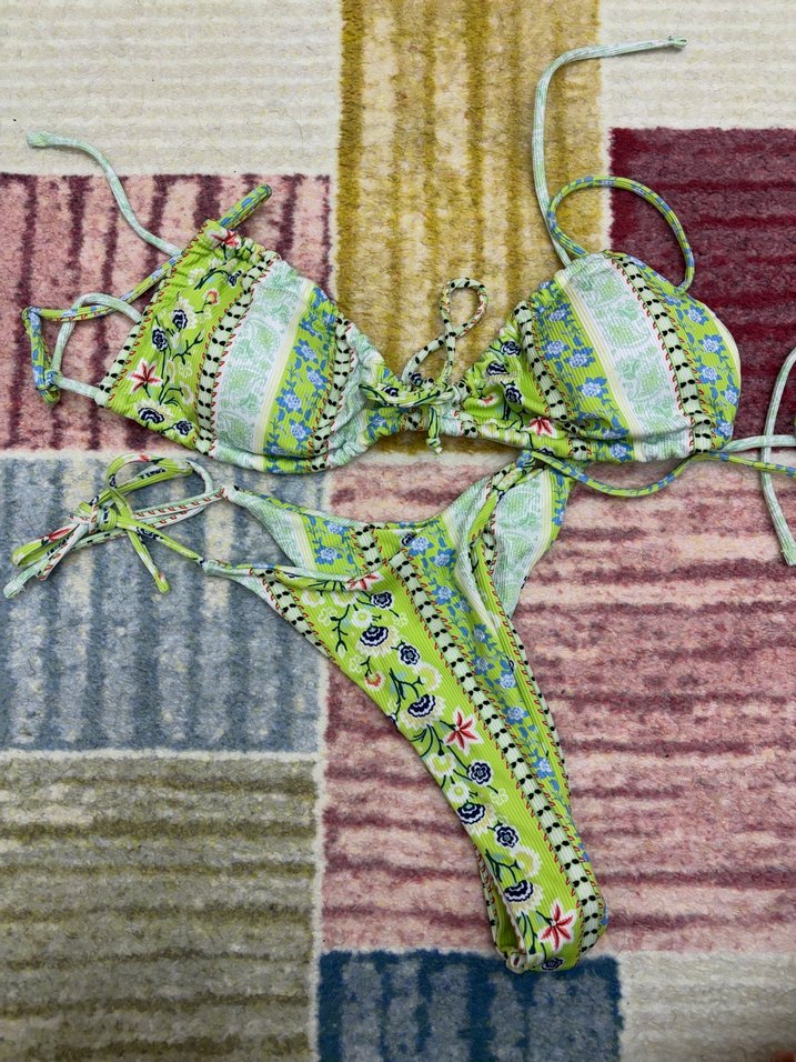 Yeşil desenli bikini takımı - Görsel 2