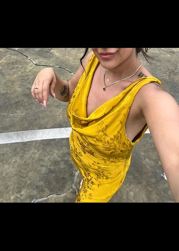 Sarı Drapeli Straplez Midi Elbise - Görsel 2
