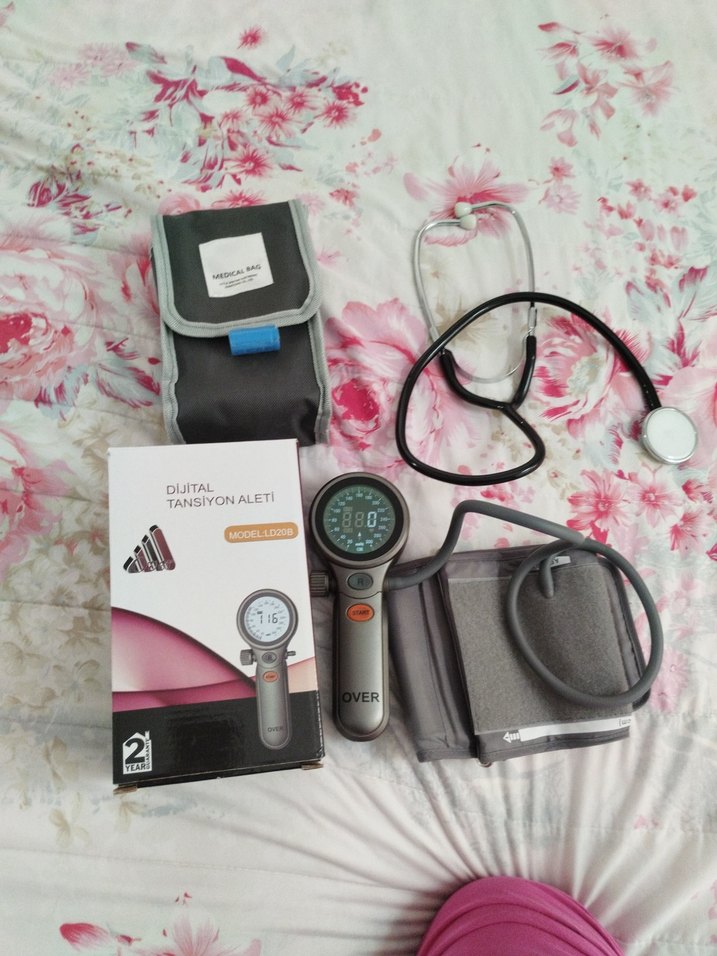 dijital otomatik şişirme özelliğine şahit tansiyon aleti - Görsel 5